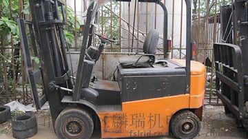 广东低价租售二手3T台励福平衡重式叉车一台