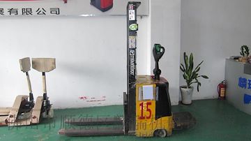 广东周边低价租售二手1.5T3米全电动托盘堆垛车